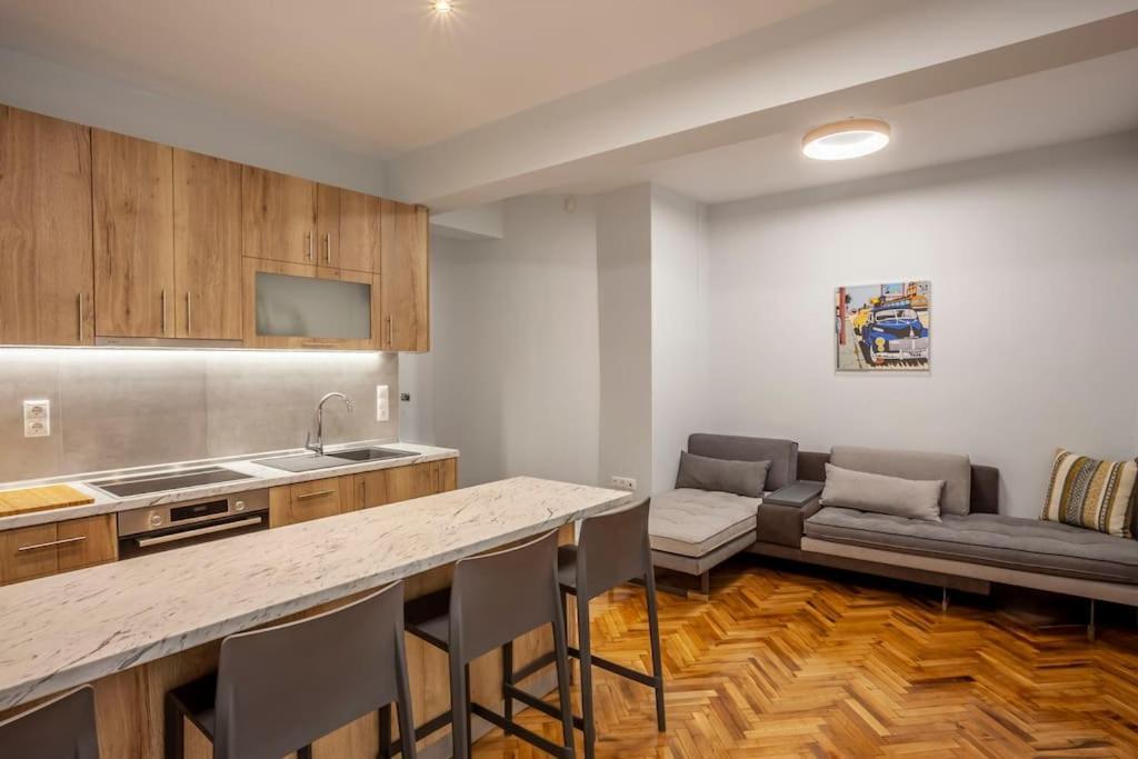 Karolou Ntil- Ground Floor Suite Thessaloniki Buitenkant foto