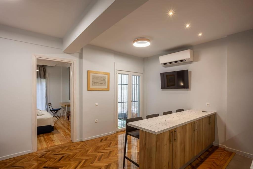Karolou Ntil- Ground Floor Suite Thessaloniki Buitenkant foto
